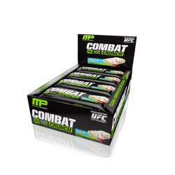MUSCLE PHARM Combat Crunch Bar 63 gram tort urodzinowy